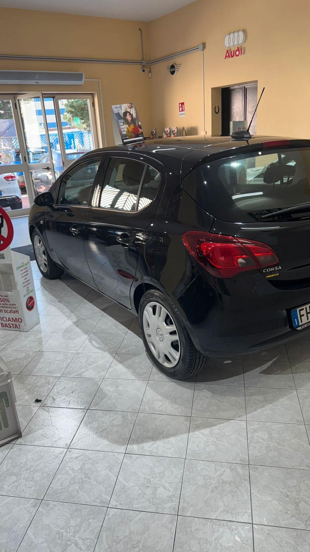 Opel Corsa 1.2 5 porte