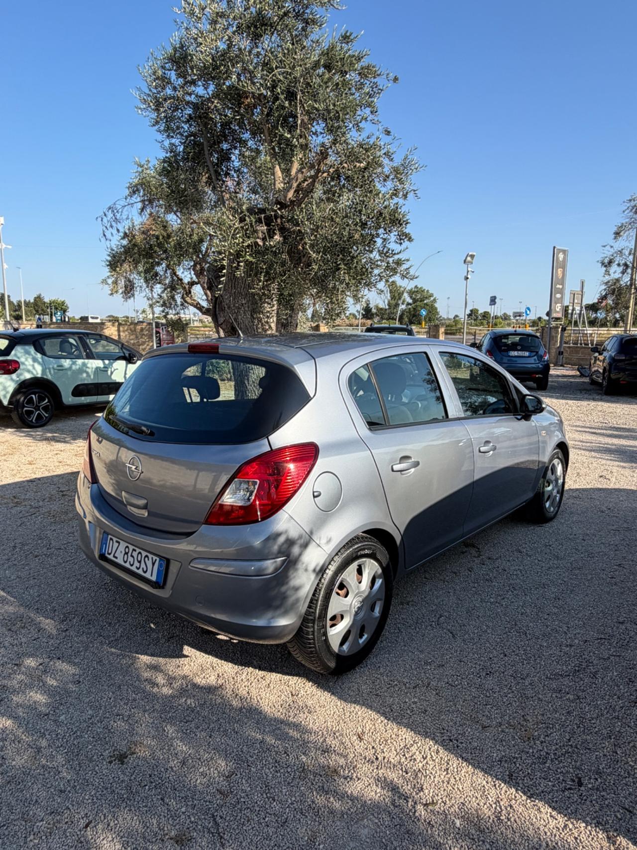 Opel Corsa 1.0 12V 5 porte Enjoy con GPL xfettaaa!!!