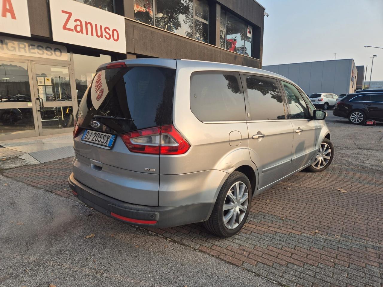 Ford Galaxy 2.0 TDCi vers. Ghia E4 -- 7POSTI!!!
