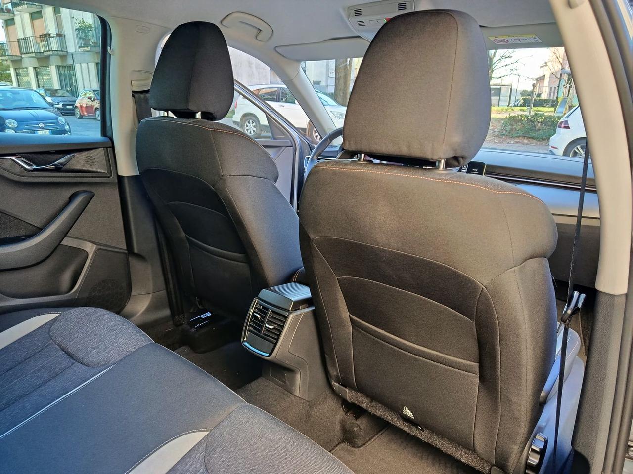 Skoda Kamiq Black Dots 1.0 TSI #8118