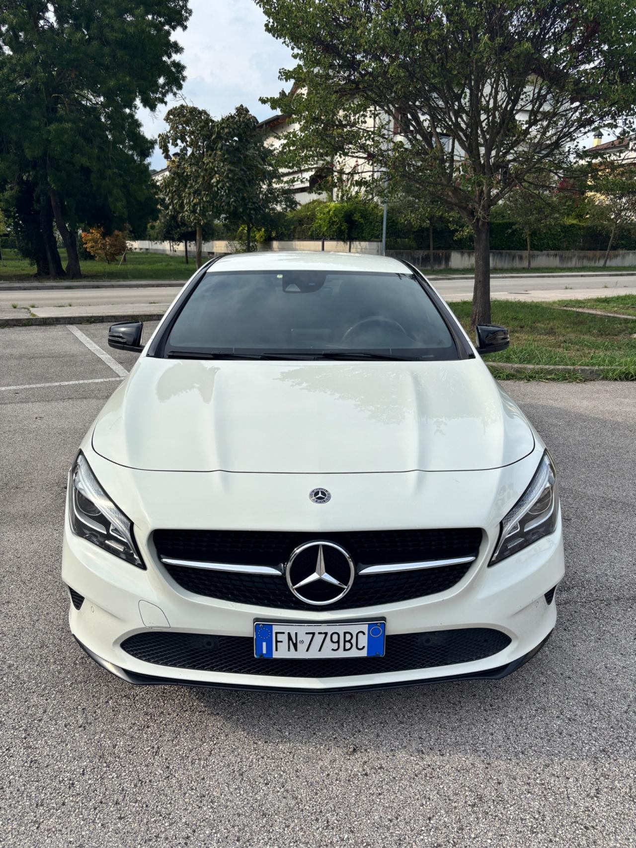 Mercedes-benz GLA 200 d Automatic Premium