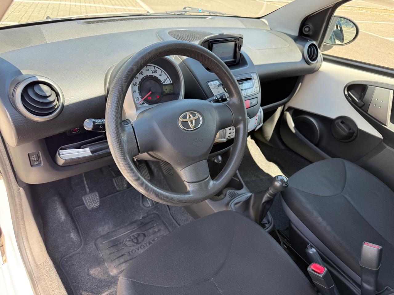 Toyota Aygo 1.0 12V VVT-i 5 porte 68Cv*Navi*Neopatentati