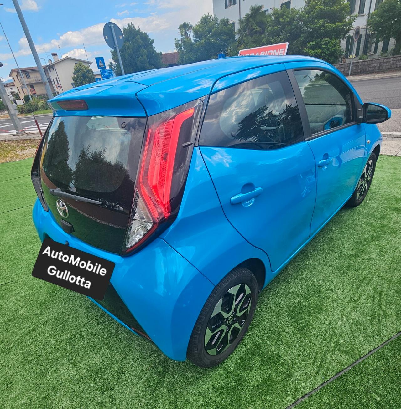 Toyota Aygo Connect 1.0 VVT-i 72 CV 5 porte x-clusiv