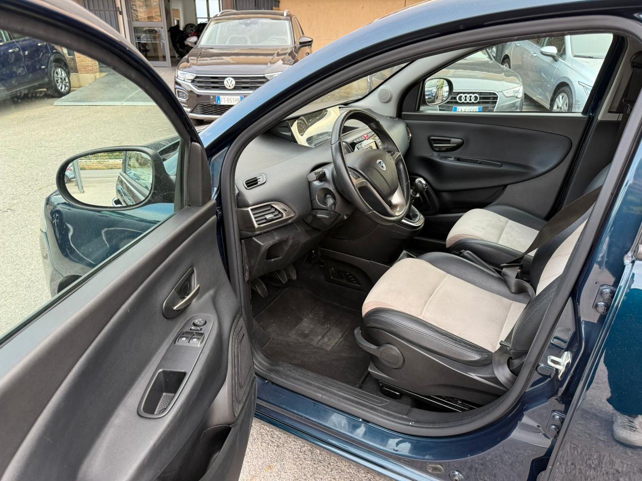 Lancia Ypsilon 1.2 69 CV 5 porte GPL Ecochic Silver