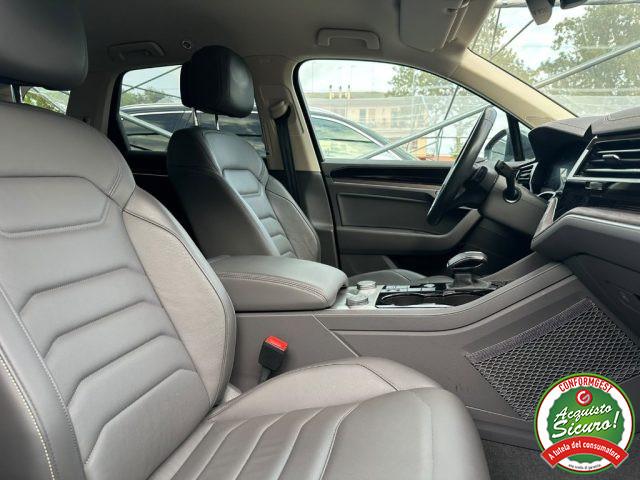 VOLKSWAGEN Touareg 3.0 V6 TDI SCR Atmosphere
