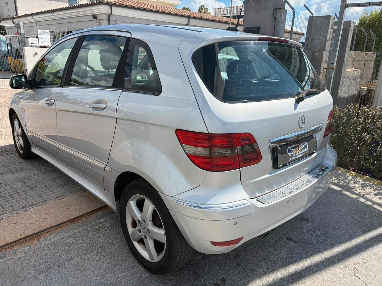 Mercedes-benz B 180