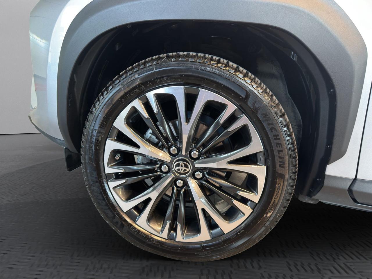 Toyota Yaris Cross 1.5h Lounge fwd 116cv e-cvt