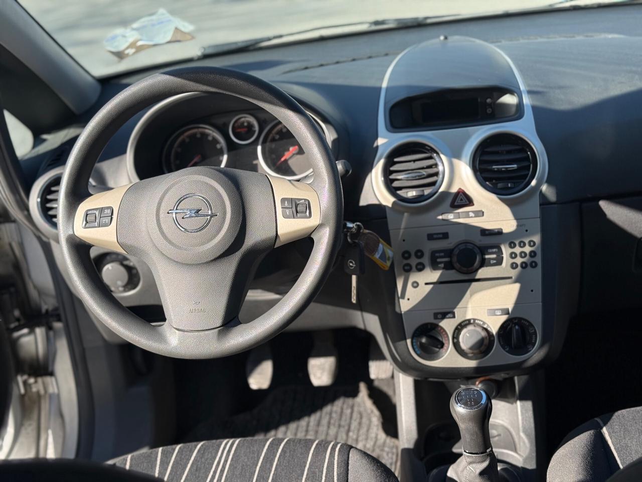 Opel Corsa 1.2 benzina 5 porte con soli 27.000 km 1 pro