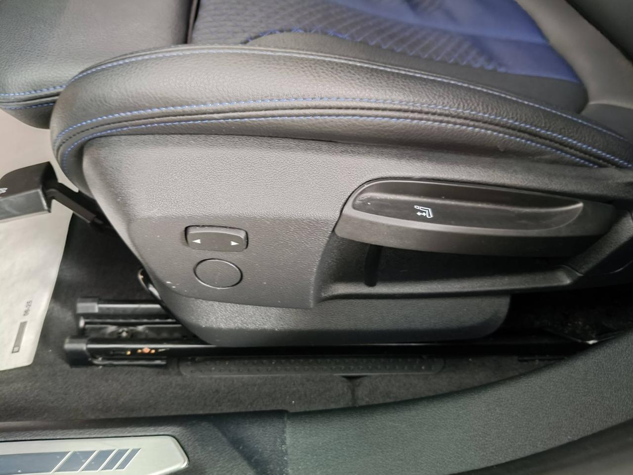 BMW Serie 1 F40 - 118d Msport auto