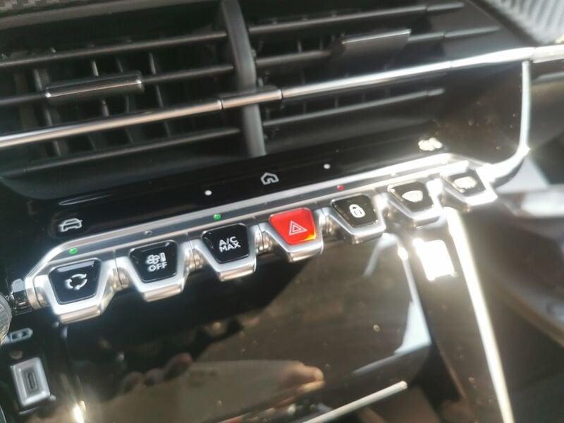 Peugeot 2008 Hybrid 136 e-DCS6 GT auto