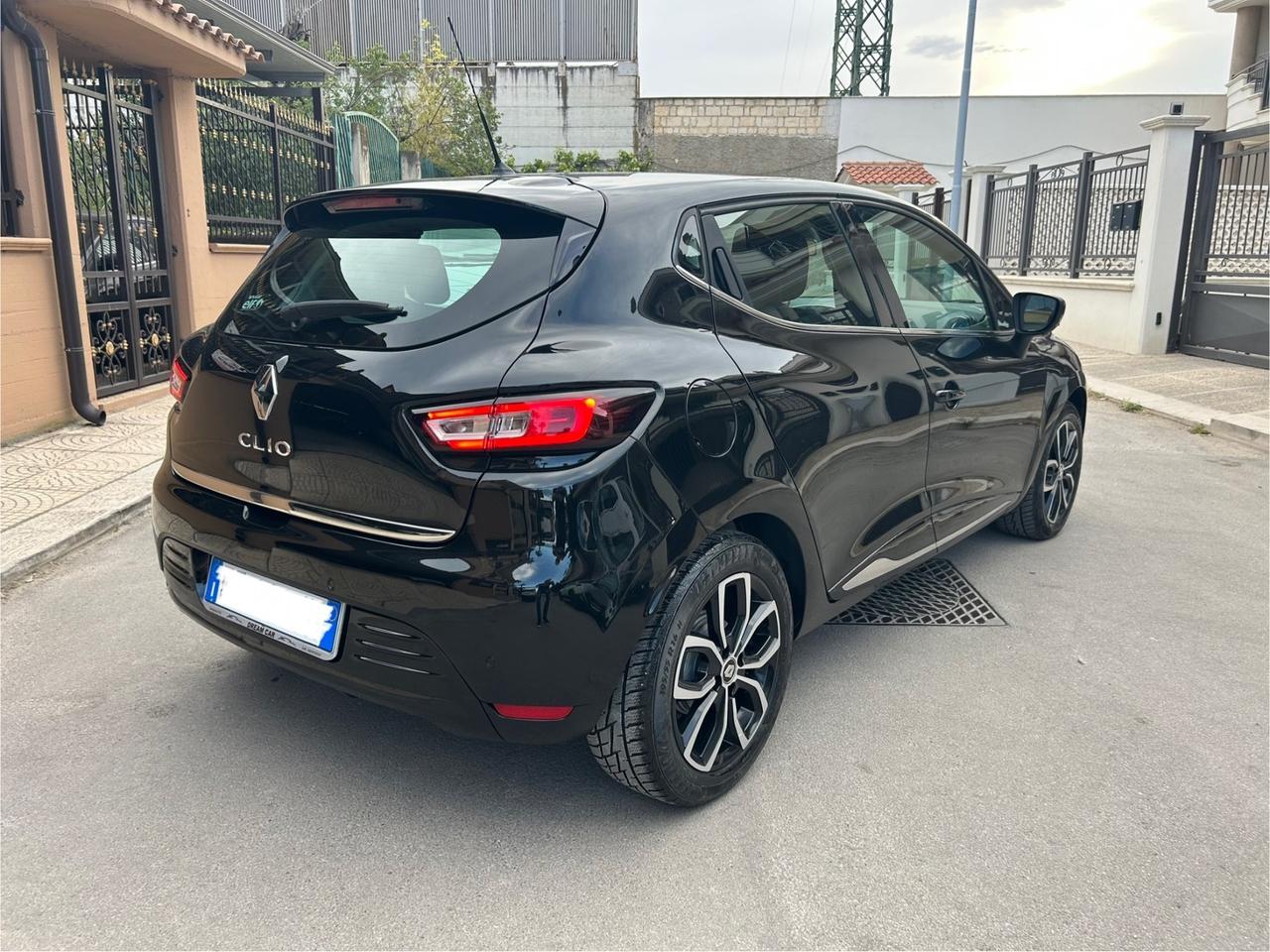 Renault Clio dCi 8V 75 CV 5 porte Moschino Zen