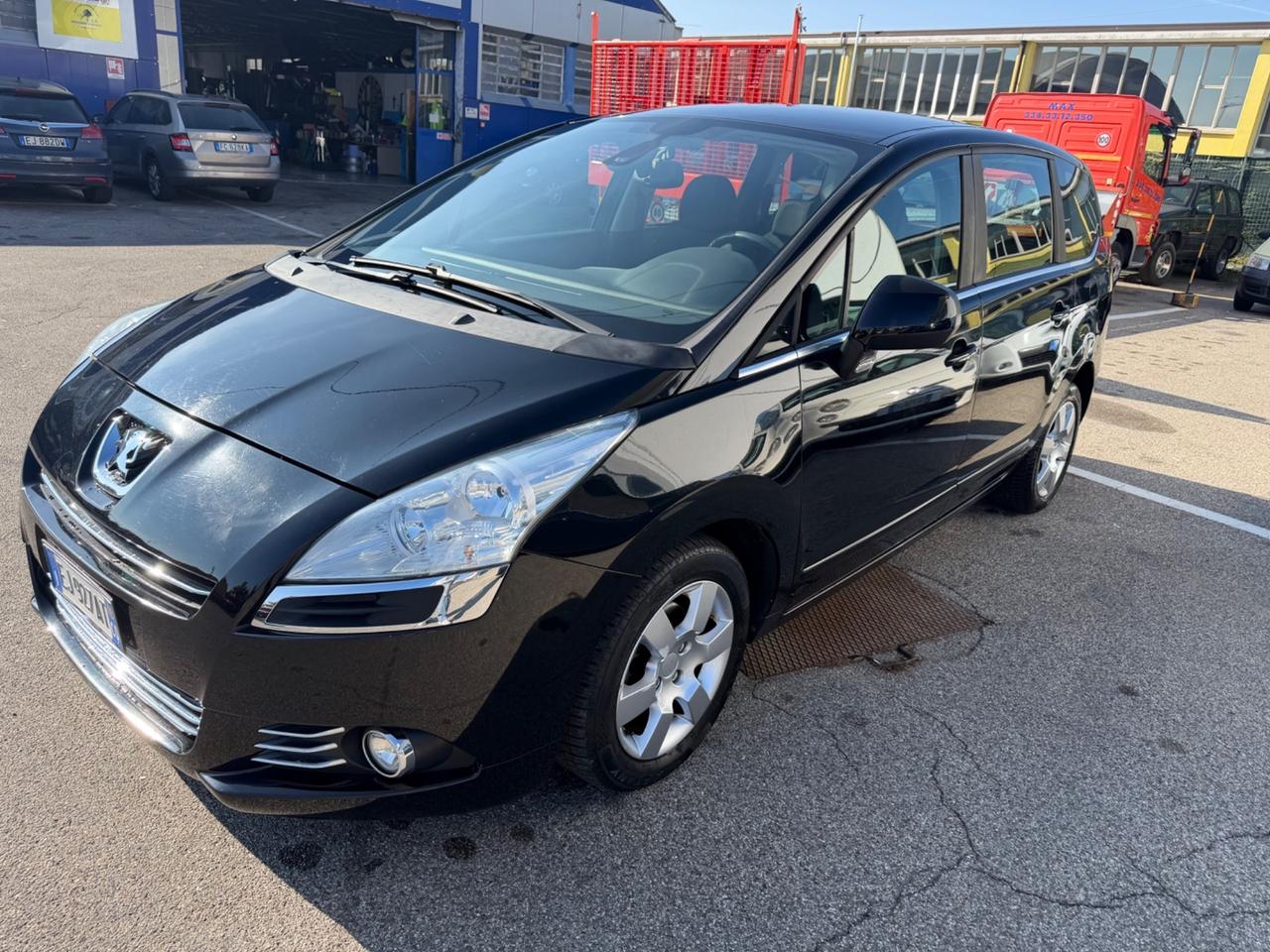 Peugeot 5008 1.6 VTi 120CV Family