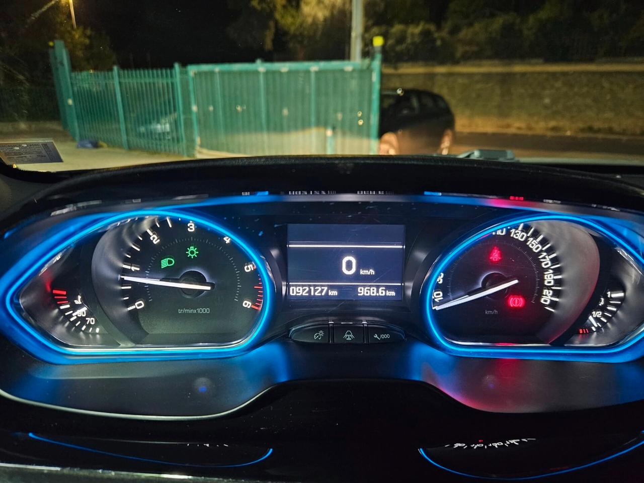 Peugeot 2008 BlueHDi 100 S&S Allure