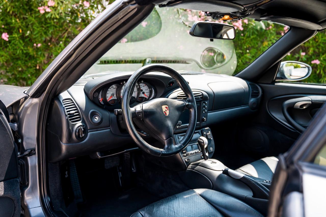 Porsche 911 996 Cabriolet Carrera 2