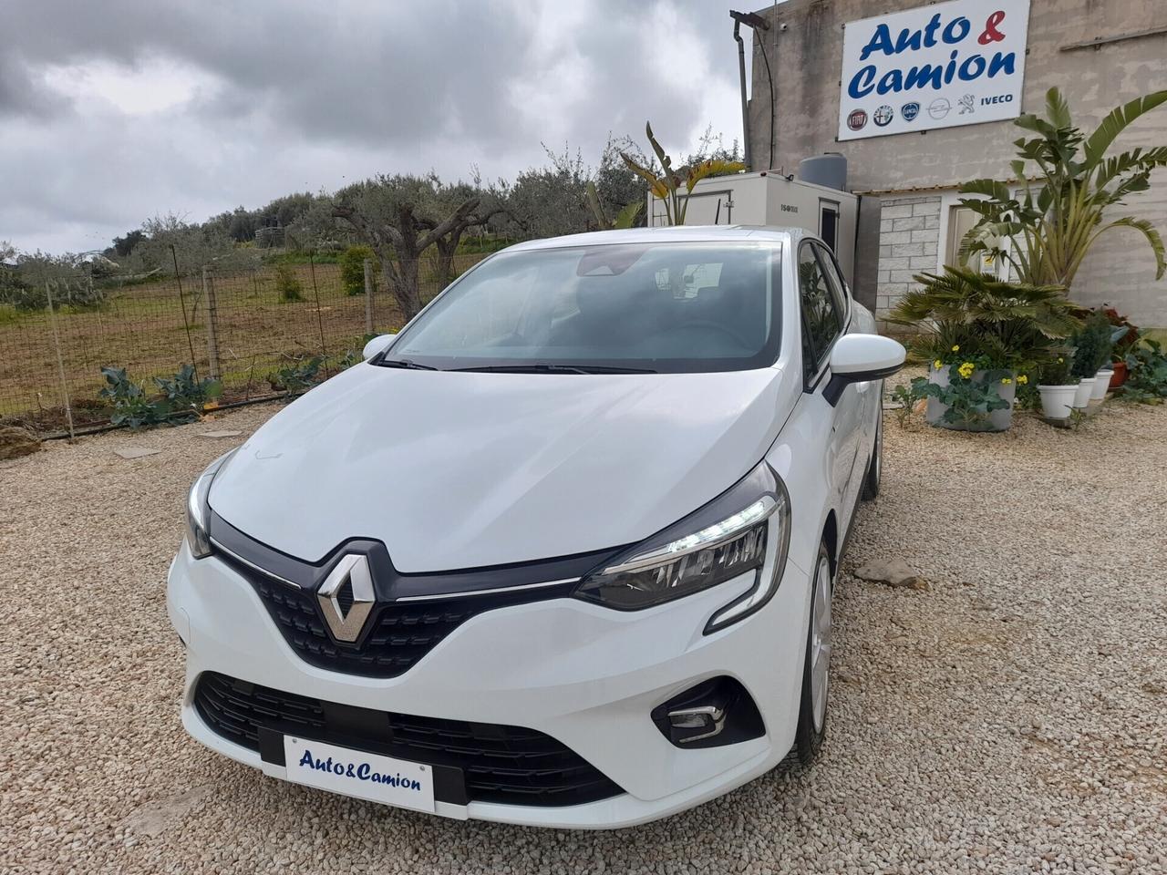 Renault Clio neopatentati 90 cv anno 2021 NAVI