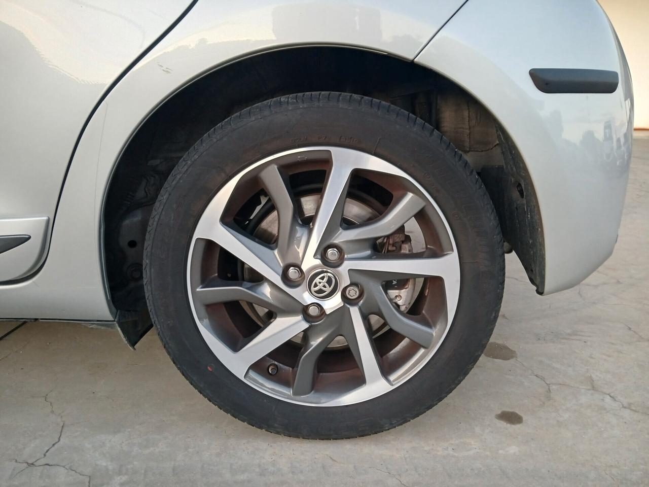 TOYOTA Yaris Y20 1.500 Hybrid 75cv 5porte Km33.000