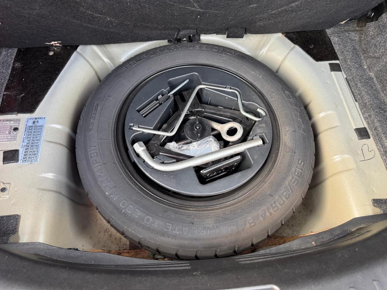 Lancia Ypsilon 0.9 TWINAIR 85CV DFN AUTOM GOLD 2012