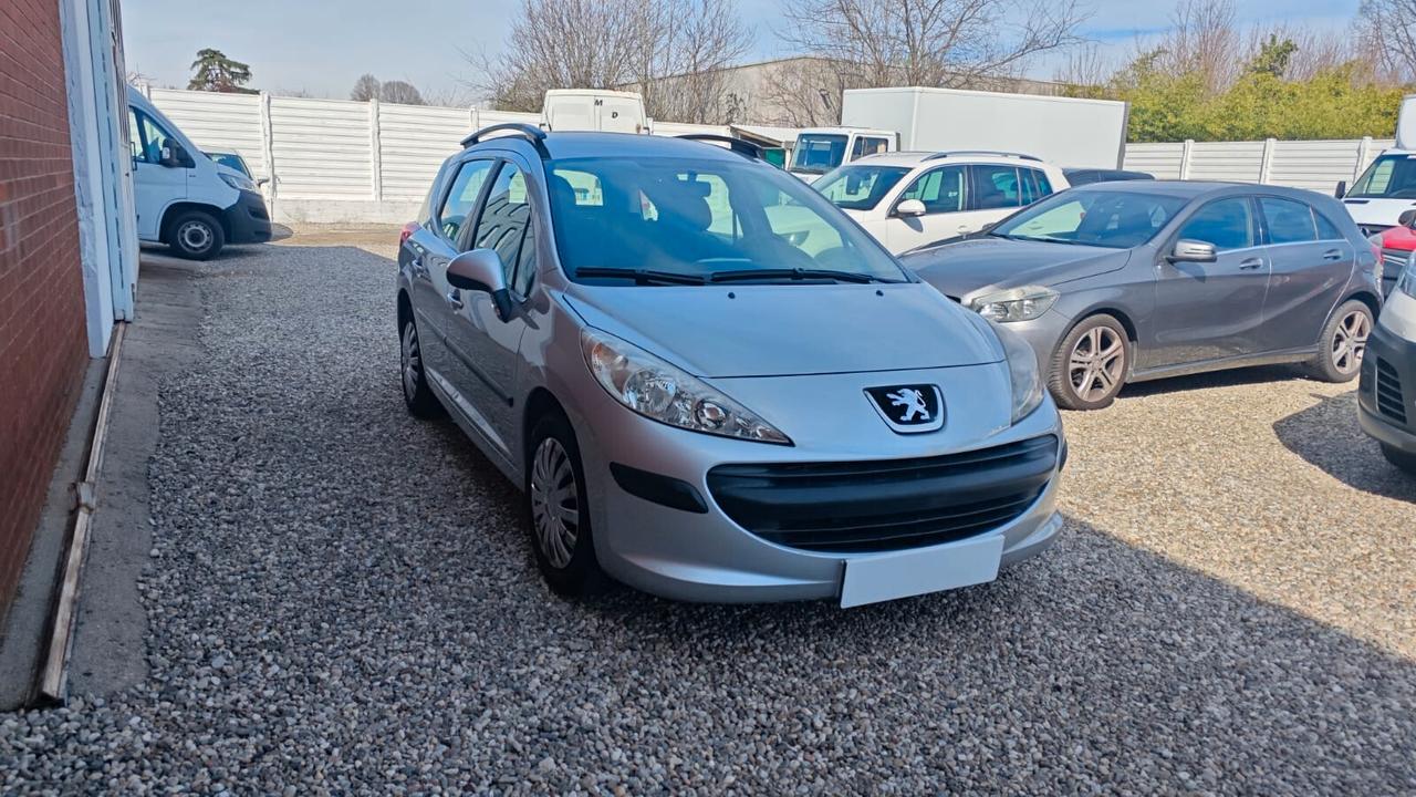 Peugeot 207 1.4 8V 75CV 5p. ONE Line