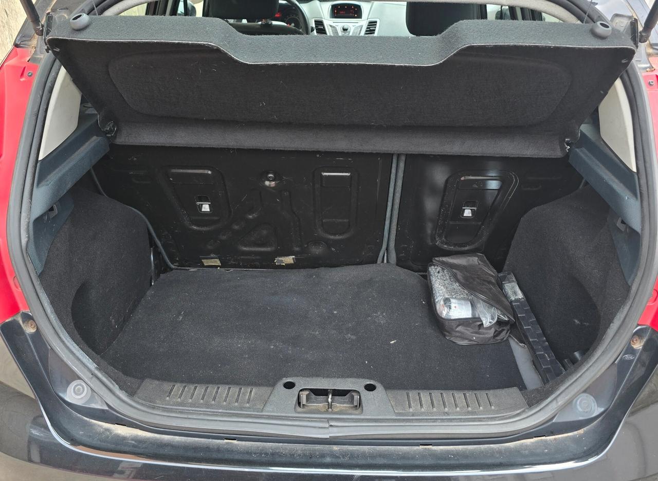 Ford Fiesta Fiesta+ 1.4 5 porte Bz.- GPL