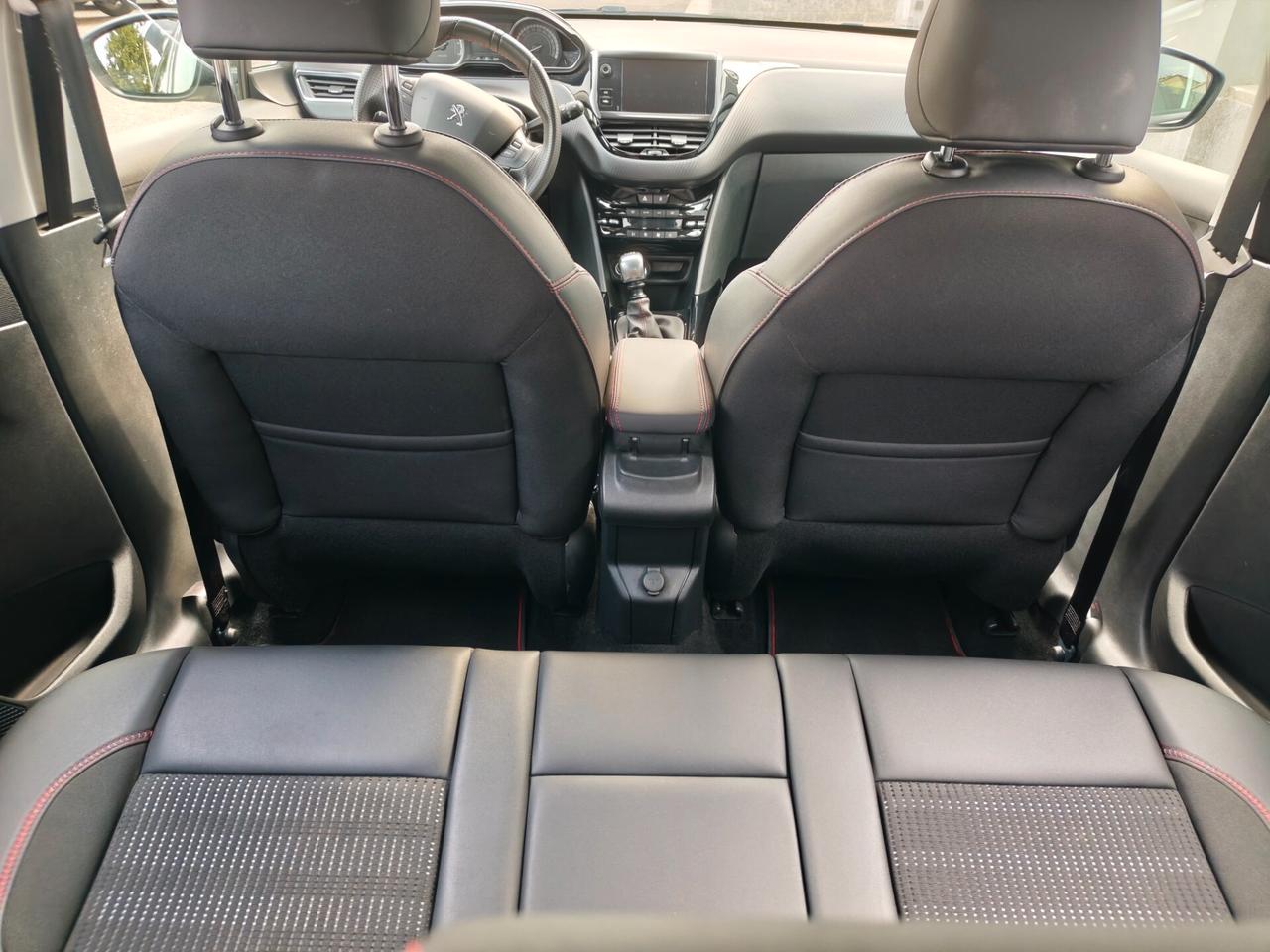 Peugeot 2008 1.2 PureTech 130cv GT Line - DISTRIBUZIONE NUOVA -