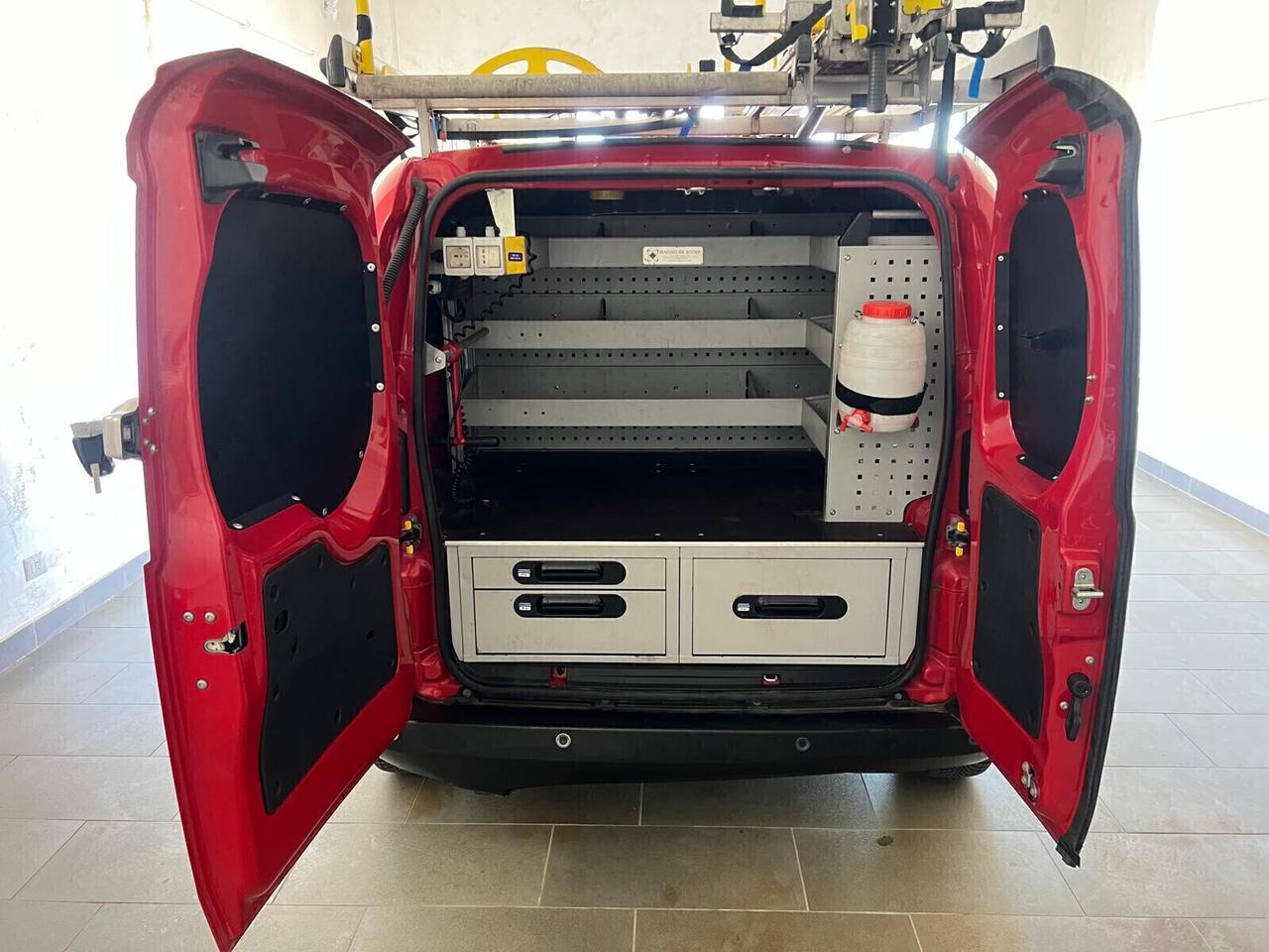 Fiat Fiorino 1.3 MJT 95CV Cargo Adventure 2017