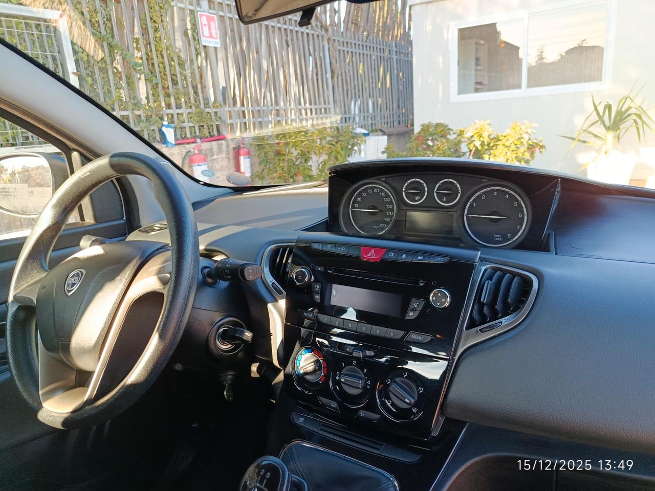 Lancia Ypsilon 0.9 TwinAir 85 CV 5 porte Metano Ecochic Gold