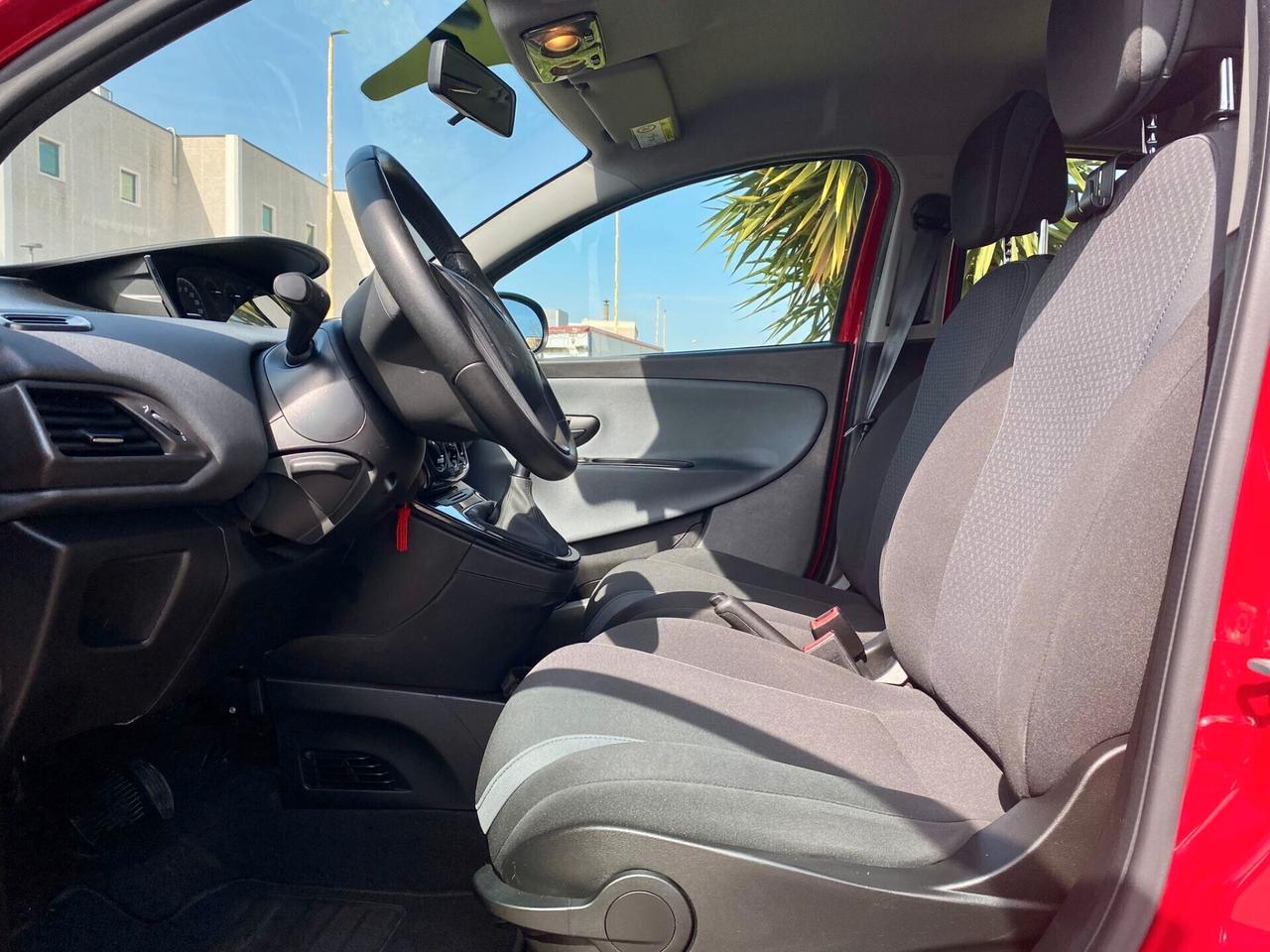 Lancia Ypsilon 0.9 TwinAir 85 CV S&S aut. Silver