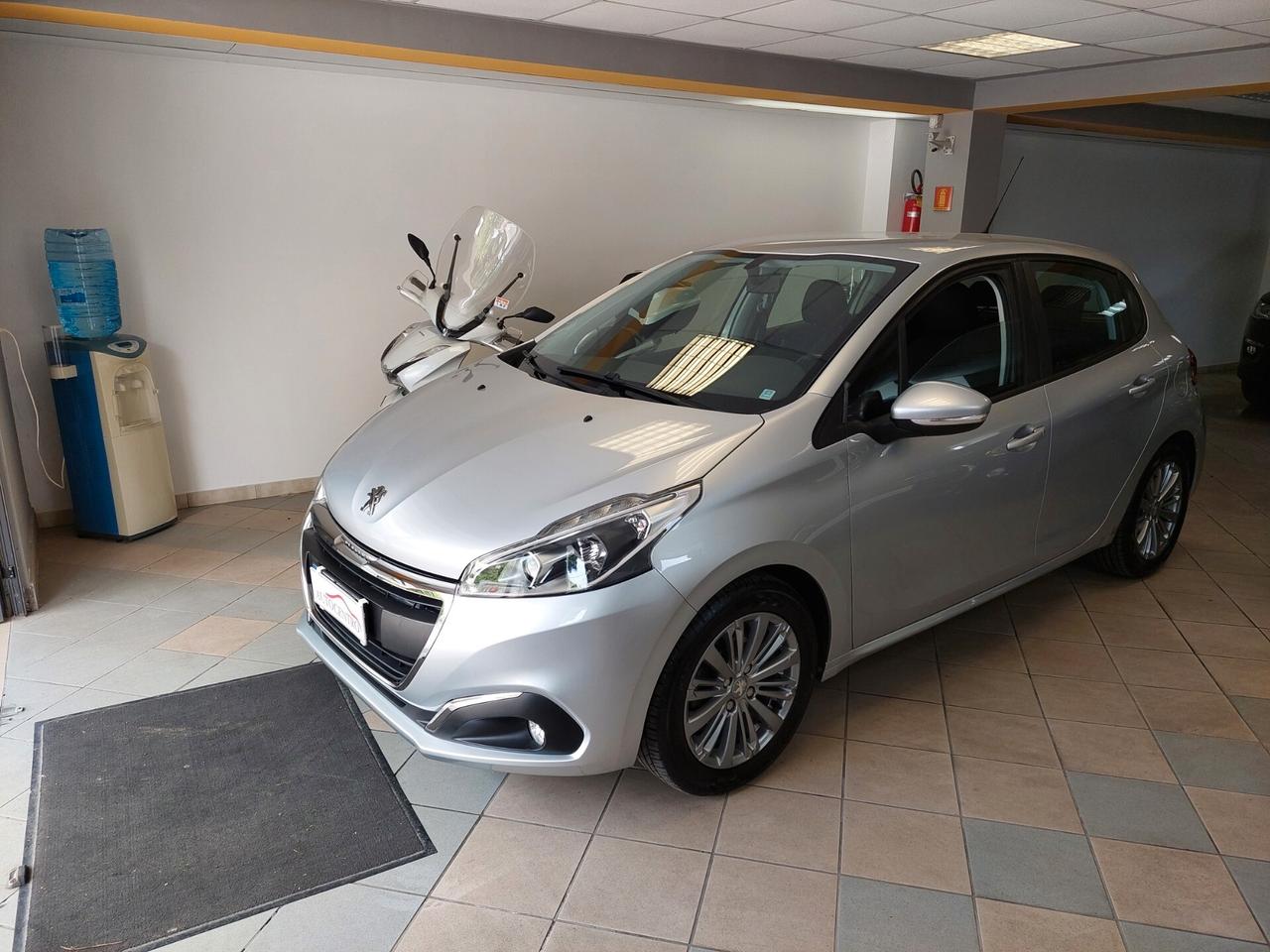 Peugeot 208 PureTech 82 5 porte Allure