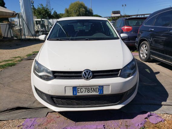 VOLKSWAGEN Polo