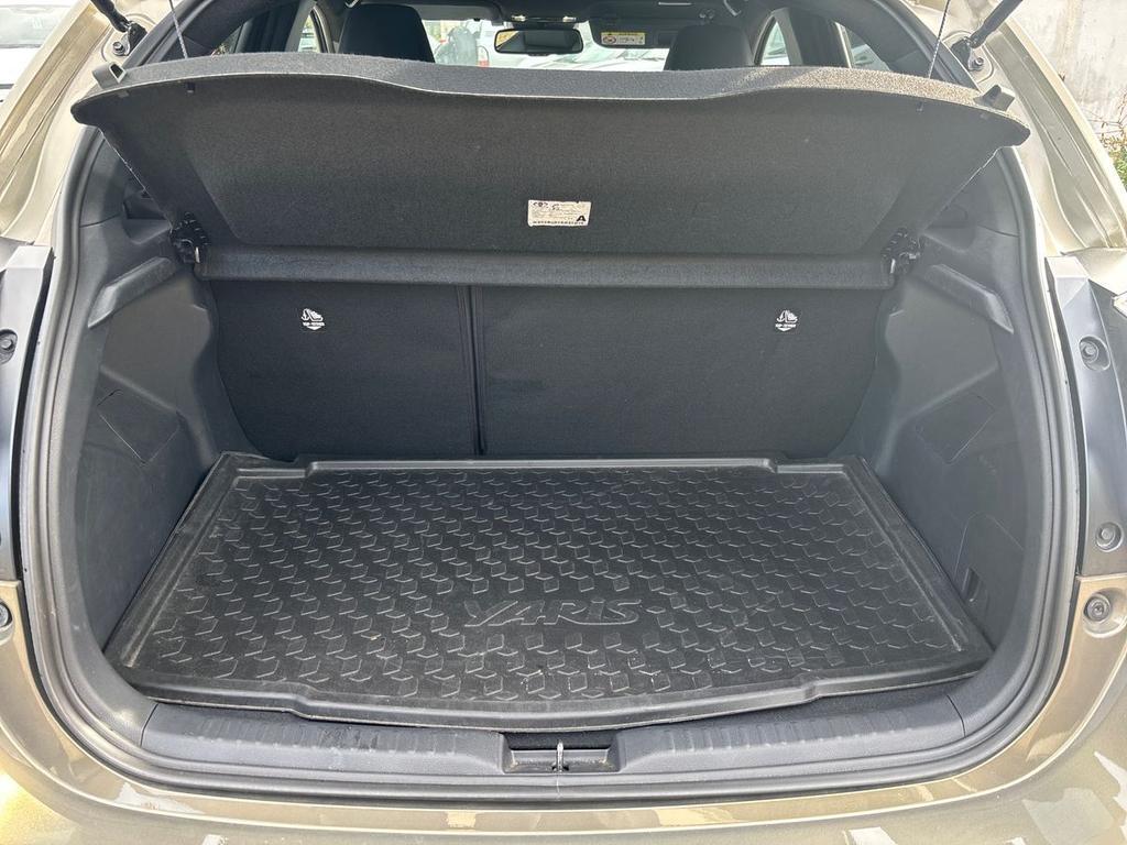 Toyota Yaris 1.5h 130 Lounge