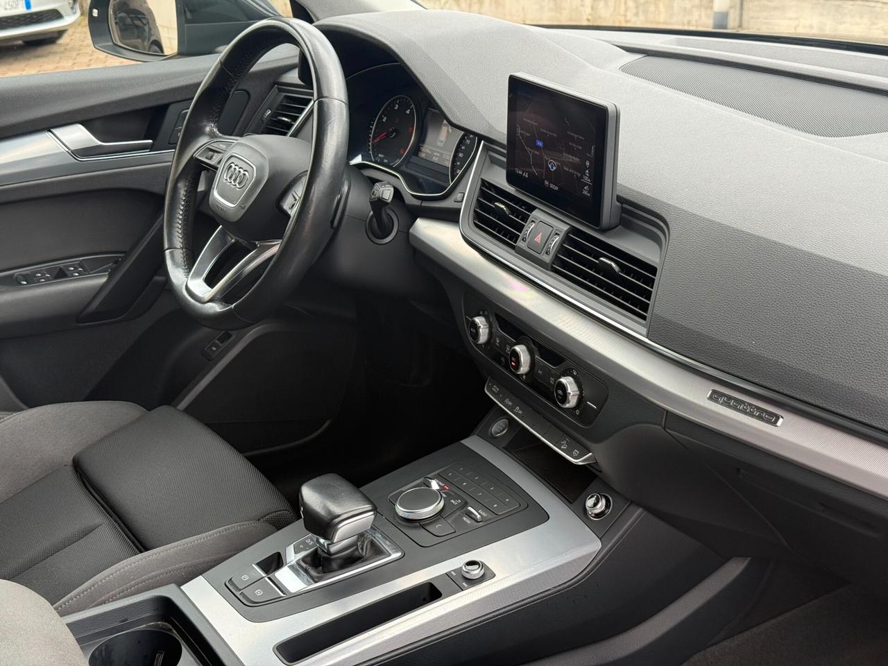 Audi Q5 2.0 40 TDI quattro S tronic Business Sport