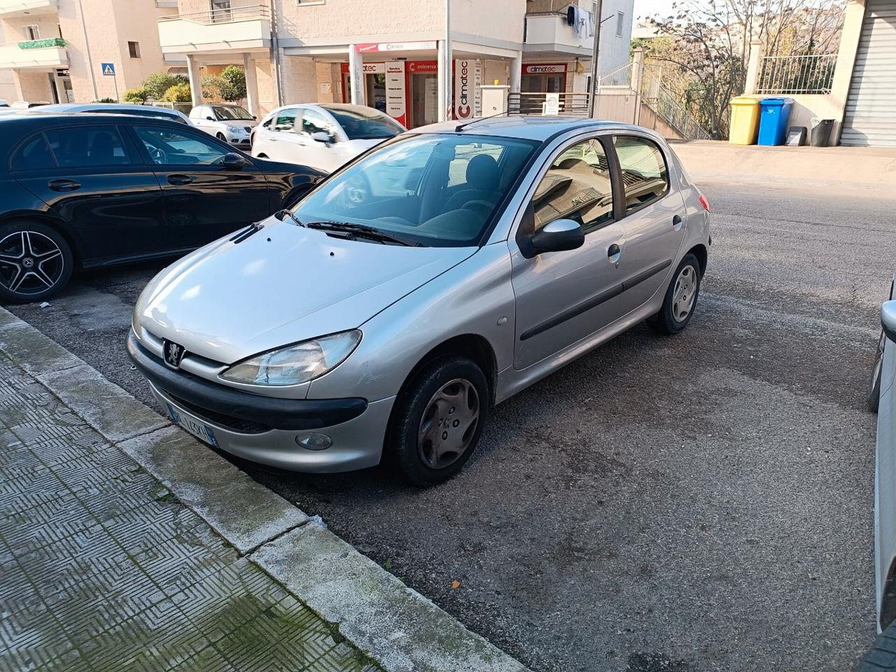 Peugeot 206 1.1 5p. XR