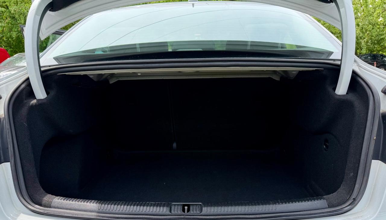 Audi A3 Sedan 2015 1.6 TDI OK NEOPATENTATI ! ! !