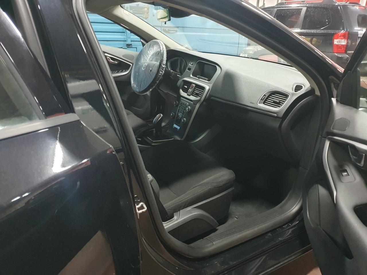 vendesi Volvo V40 D2 1.6