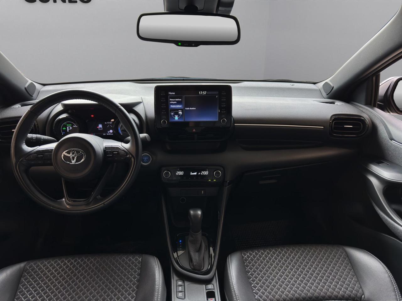 Toyota Yaris 1.5h Lounge