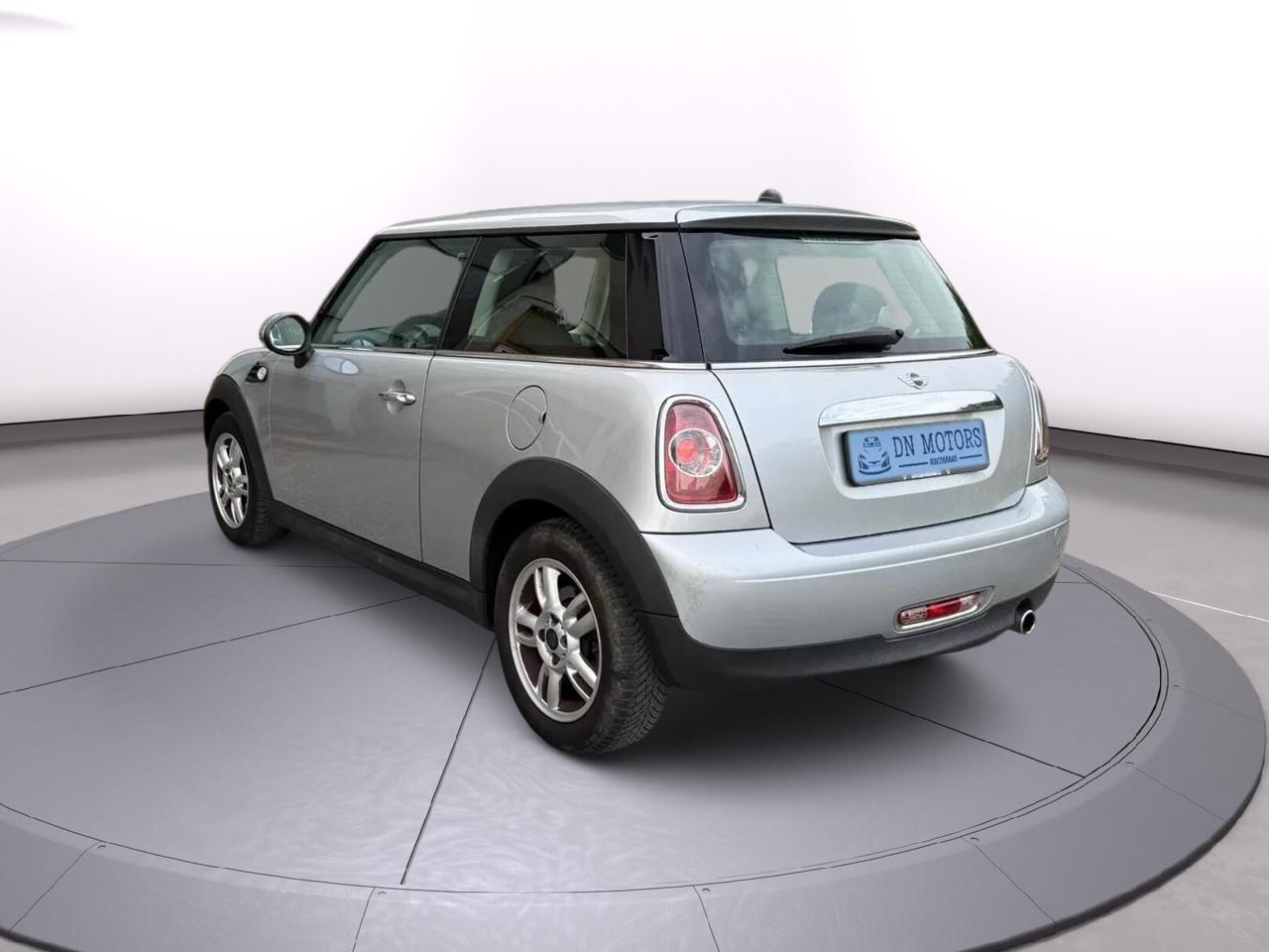 Mini One 1.6 benzina anno 2010 euro 5 neo patentati
