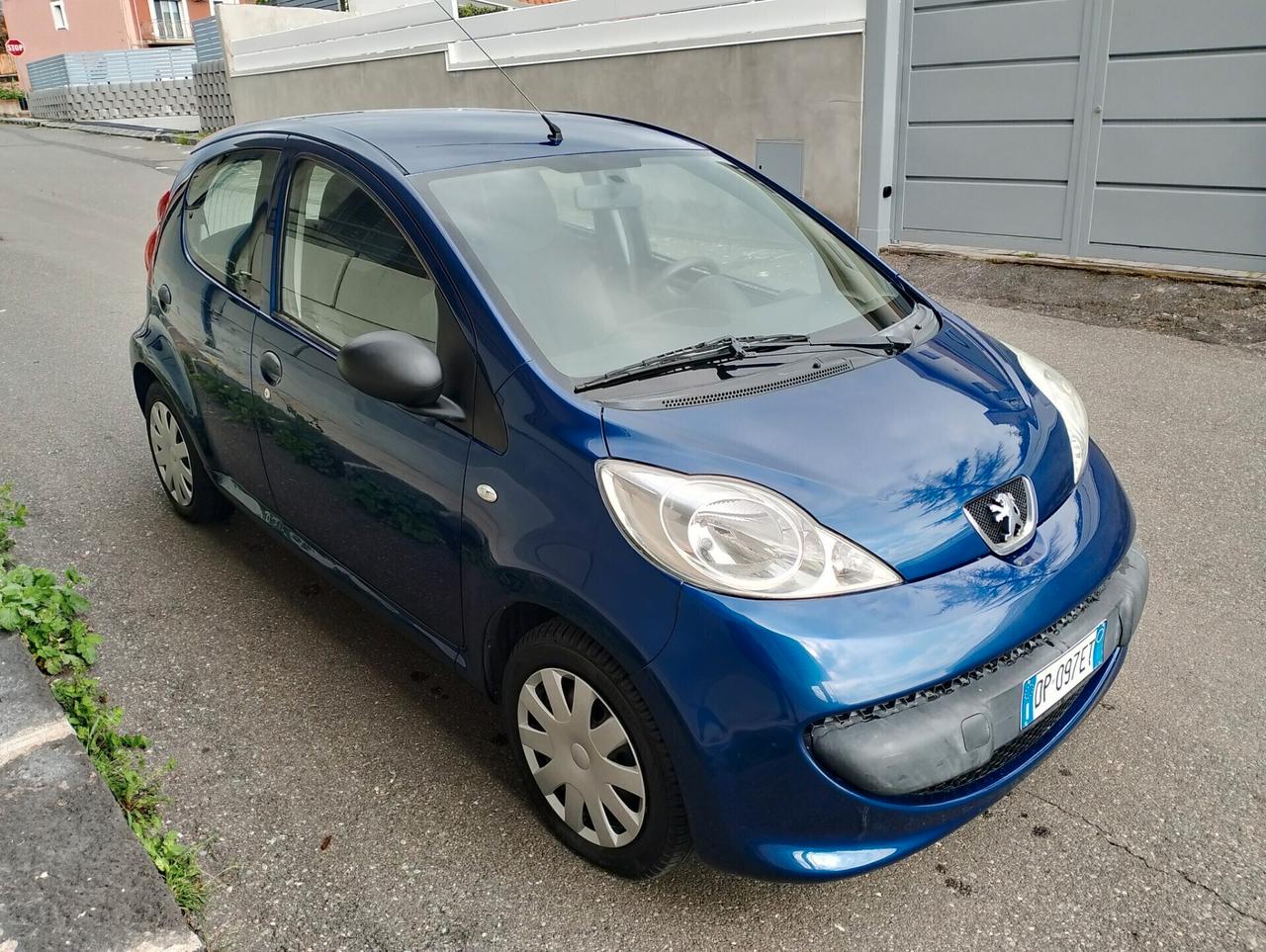 Peugeot 107 1.0 68CV 5p. Sweet Years 2Tronic