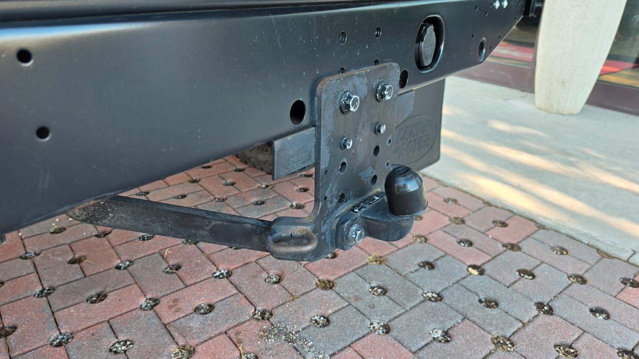 Land Rover Defender 110 2.2 TD4 Station Wagon N1 5 P. motore nuovo percors KM 15.000