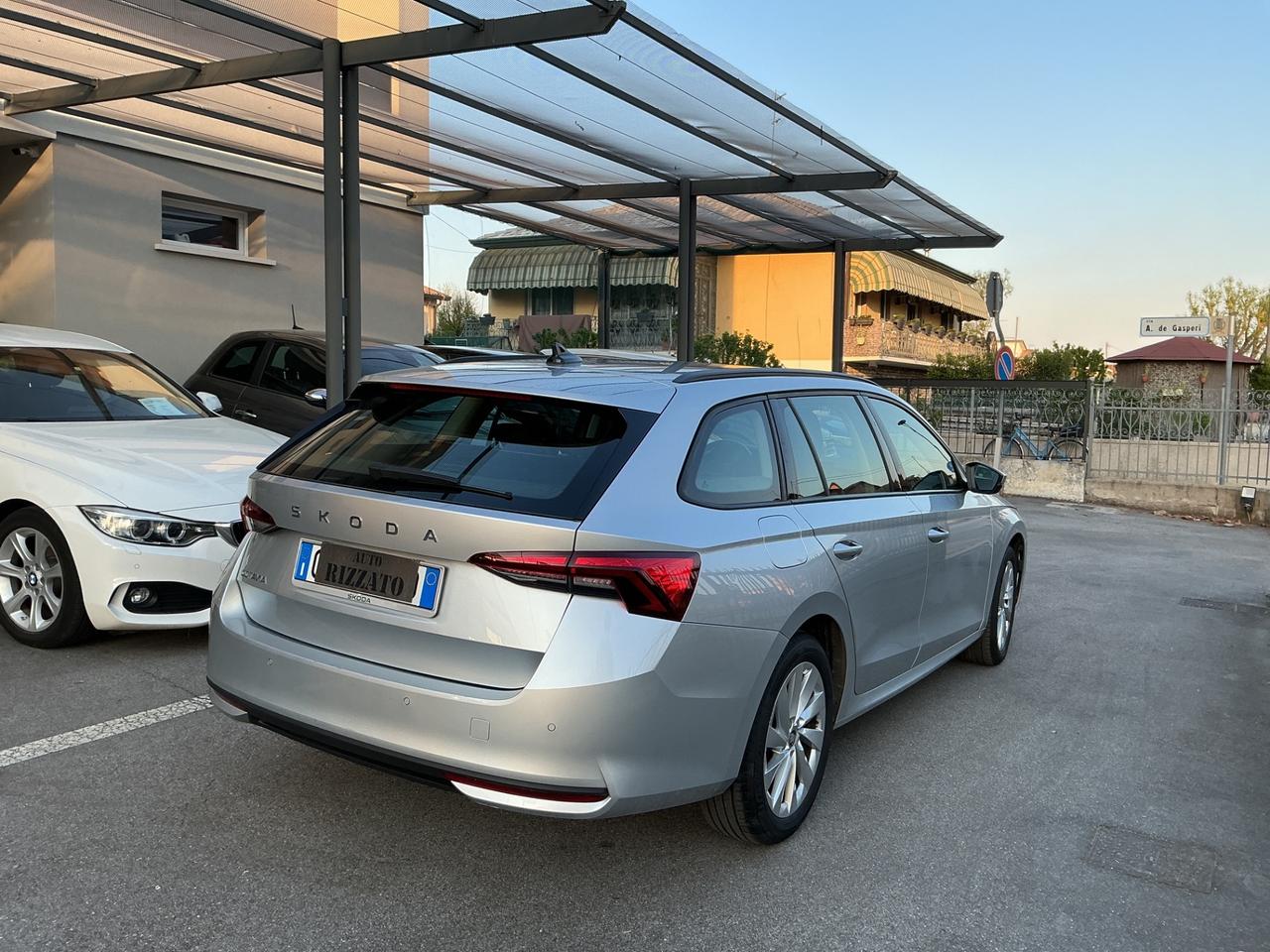 Skoda Octavia 2.0 TDI 150 CV DSG Wagon Selection -KM 22.000