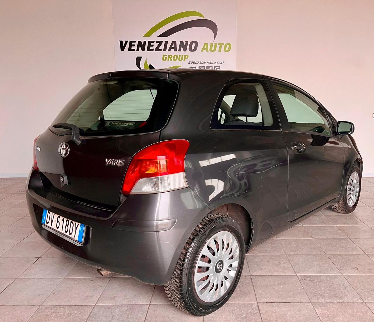 Toyota Yaris 1.3 3P sol