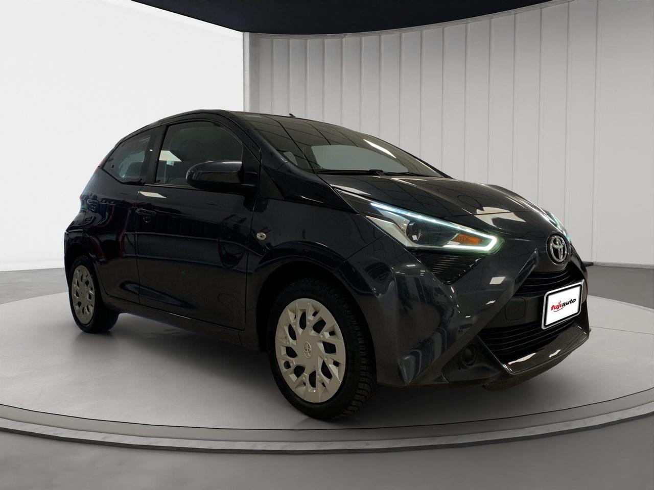 Toyota Aygo 5p 1.0 x-play 72cv