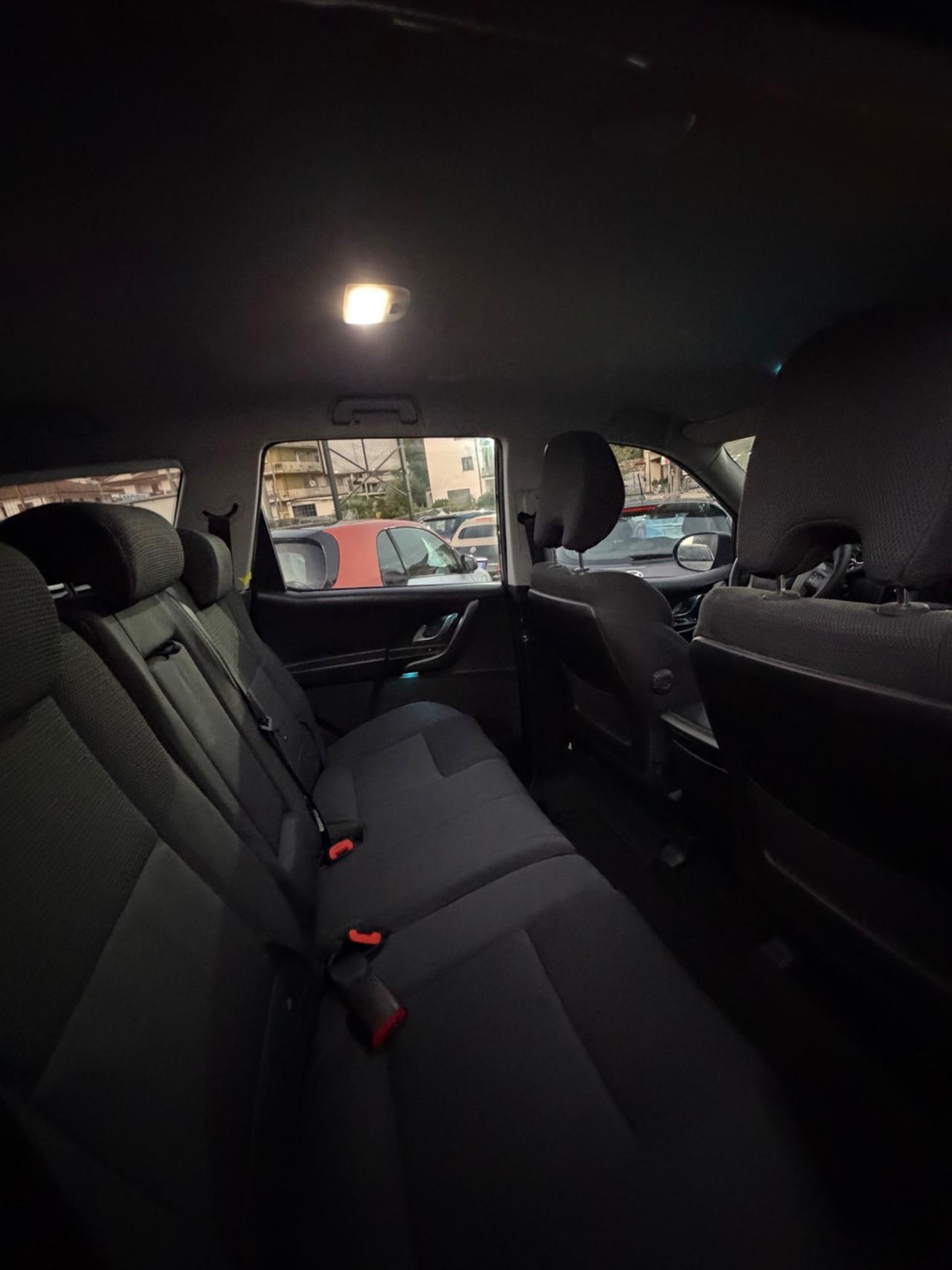 Mahindra XUV500 2.2 16V FWD W6