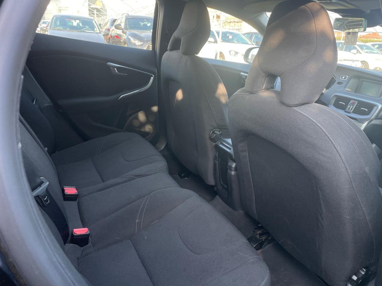 Volvo V40 2.0 D2 120cv MOMENTUM/GARANZIA 12 MESI