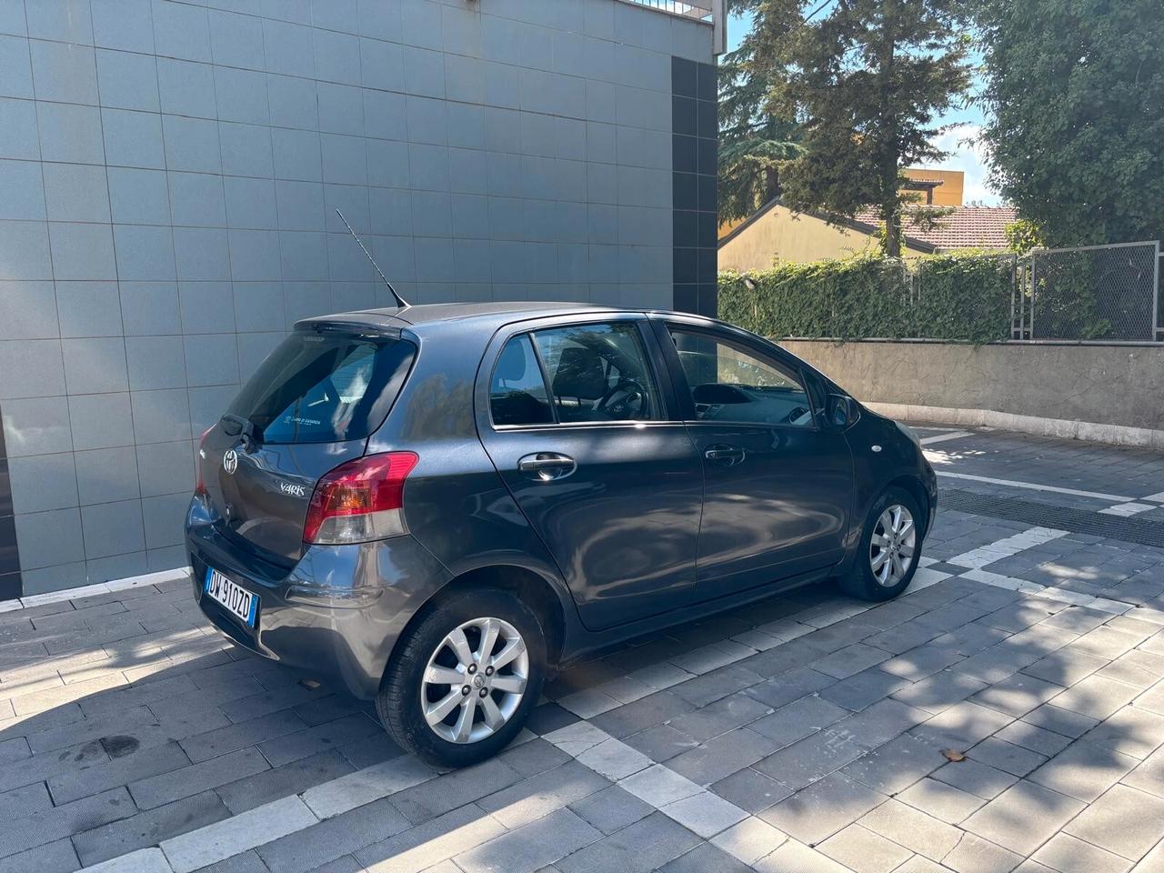 Toyota Yaris 1.4 5 porte Sol