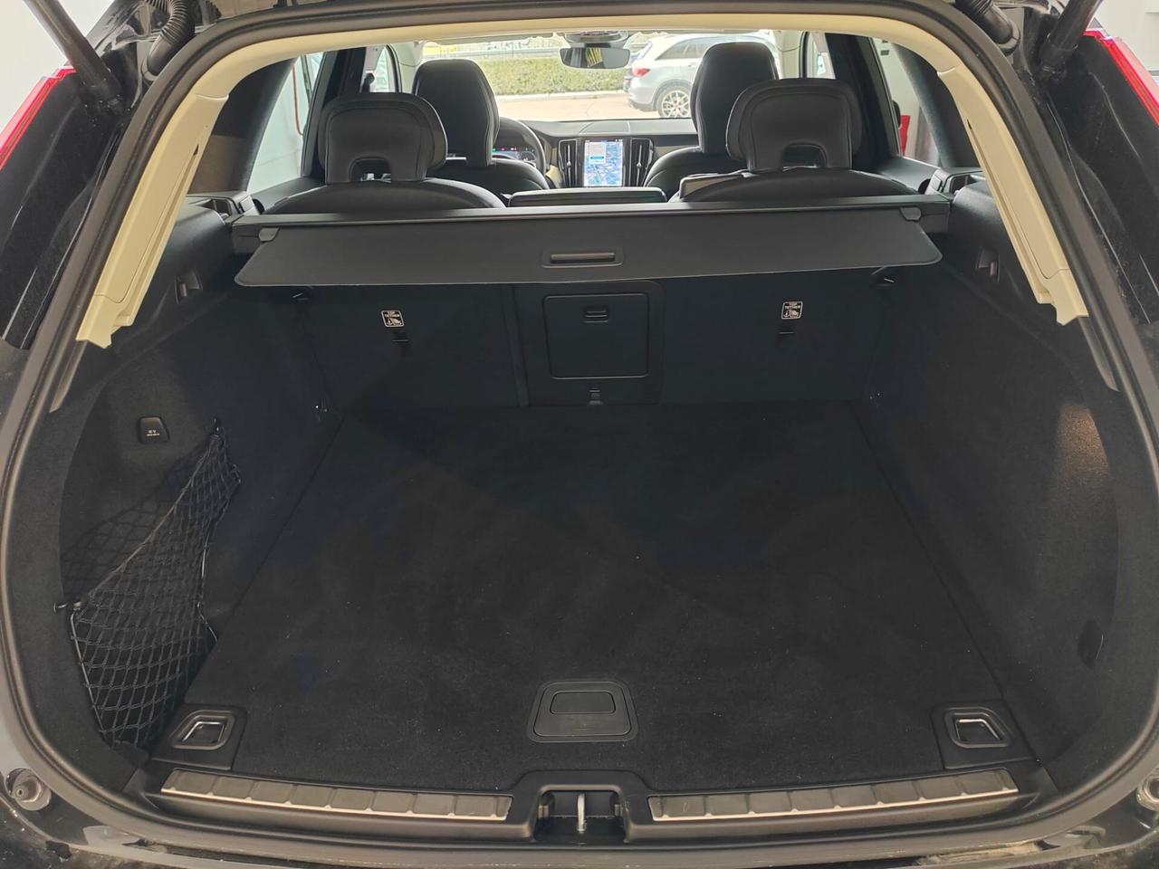 Volvo XC 60 XC60 B4 (d) AWD automatico Ultimate Dark