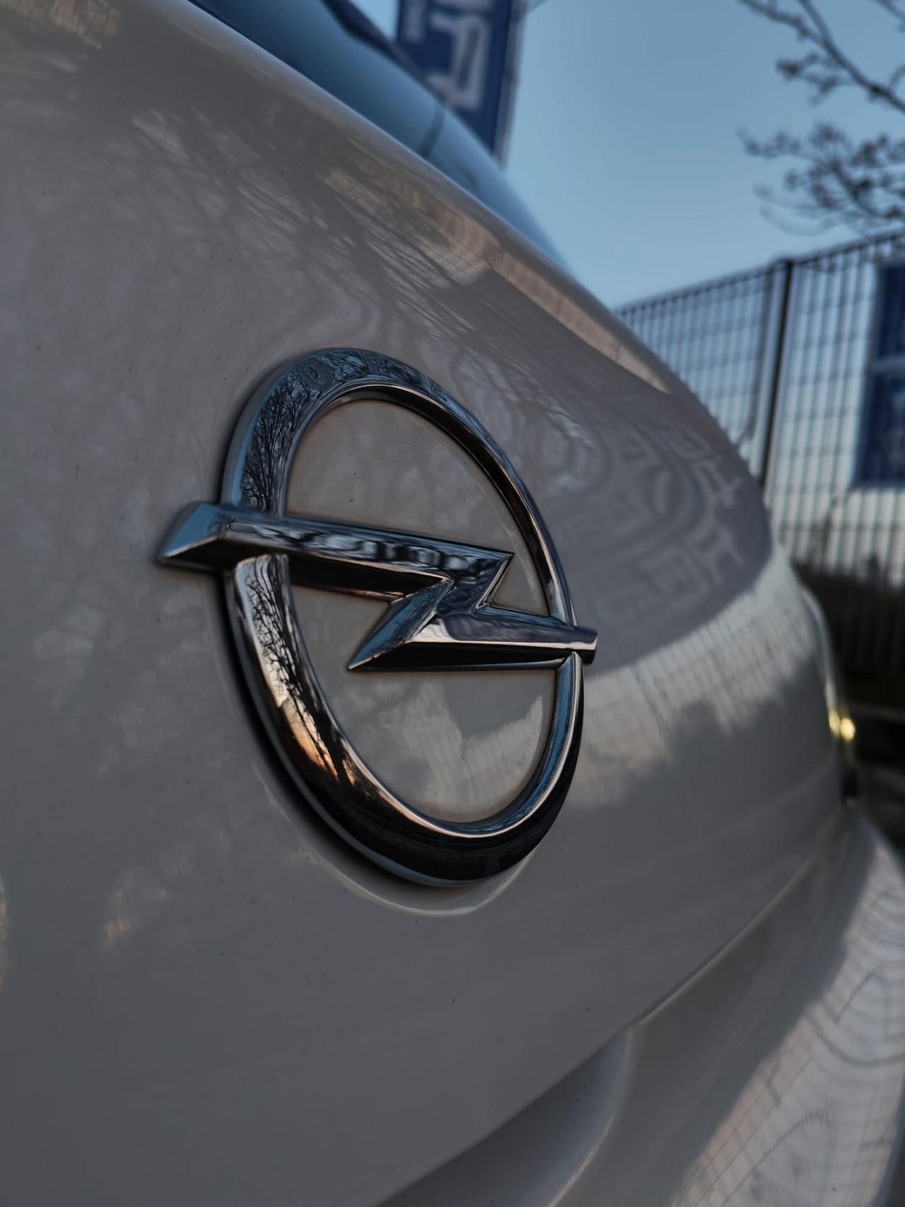 Opel Adam 1.4 87 CV Glam