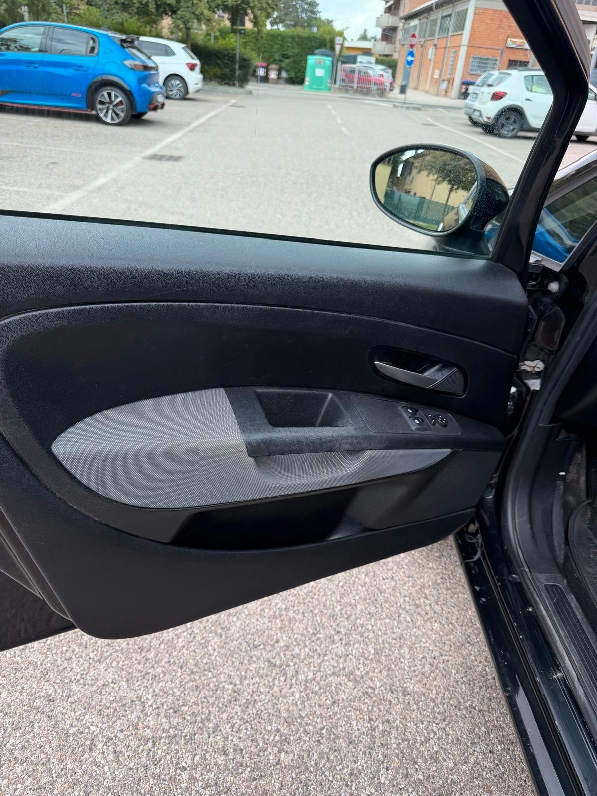 Fiat Grande Punto 1.4 METANO - NEOPATENTATI - 12 MESI DI GARANZIA -