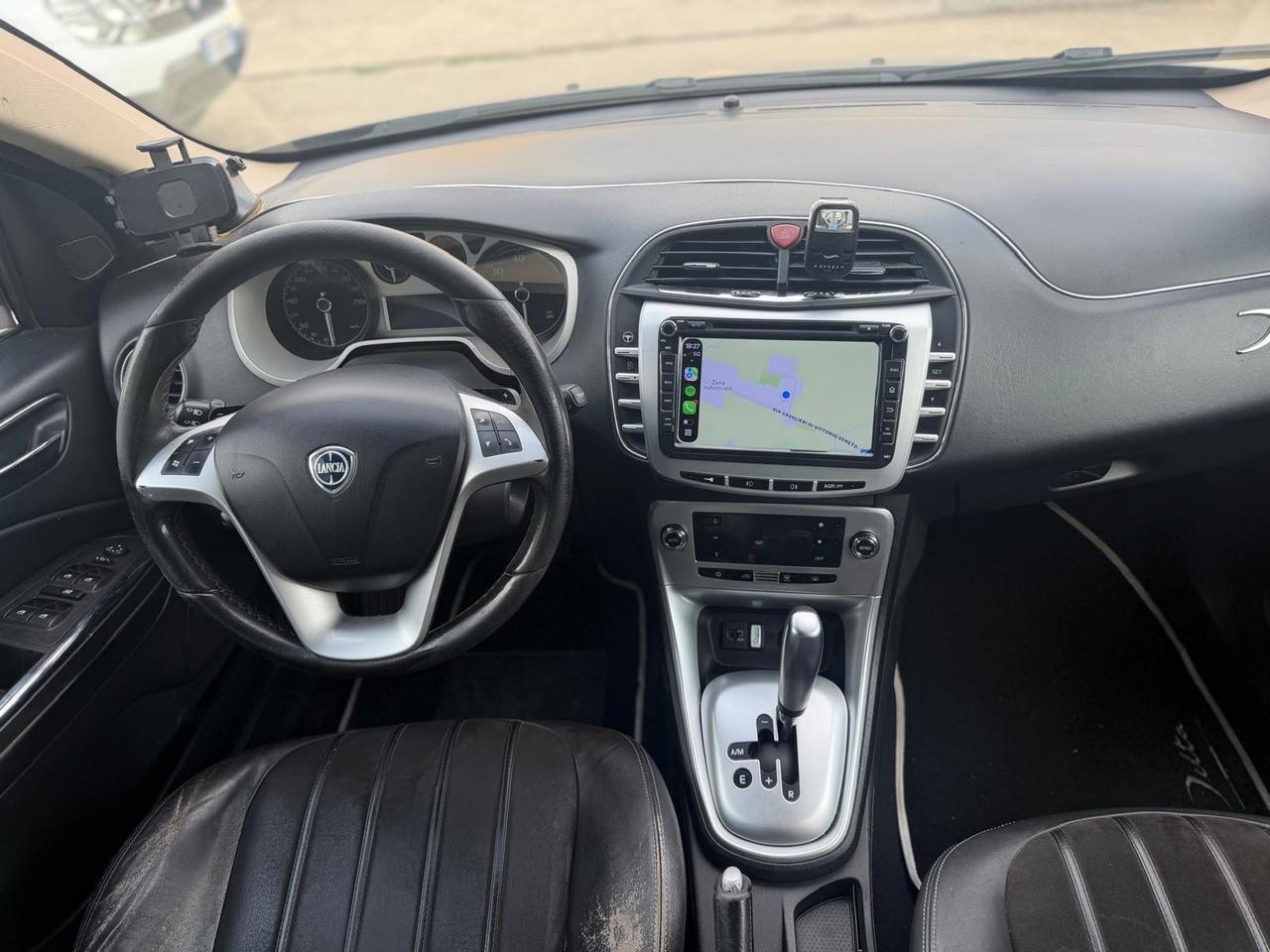 Lancia delta 1.6 diesel automatico anno 2012 km 247.000 ok neopatentati