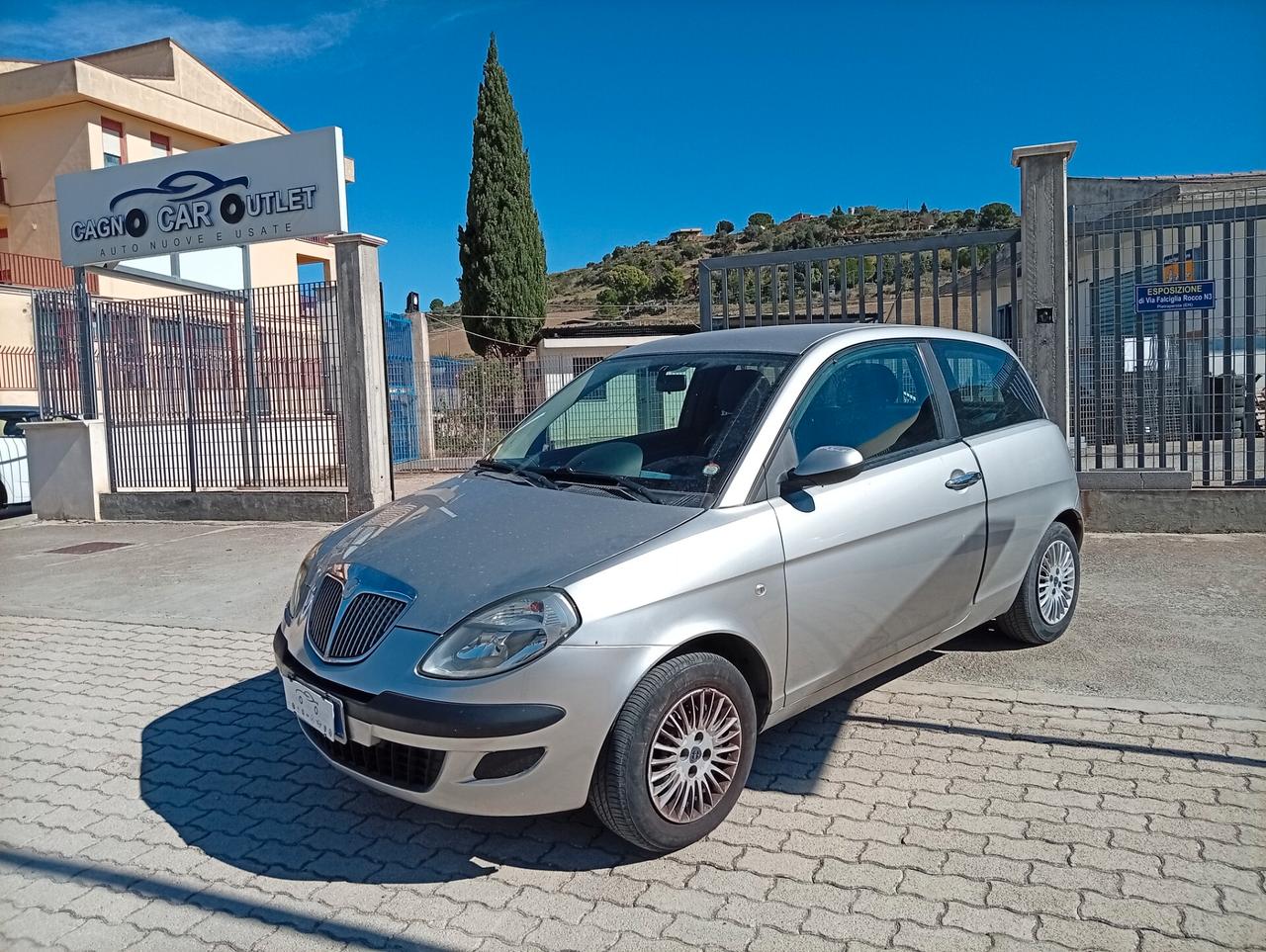 Lancia Ypsilon 1.2 16V Oro