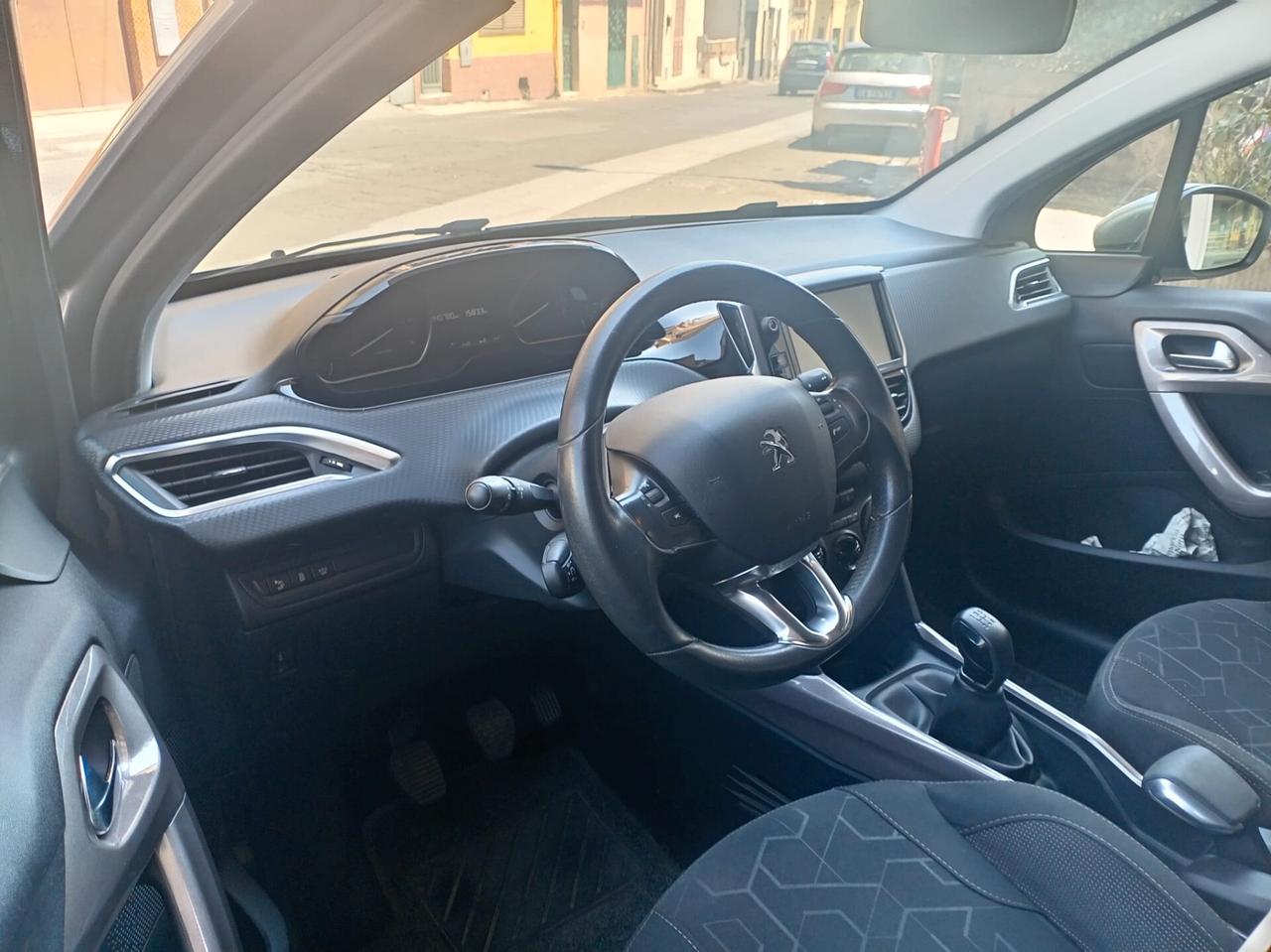 Peugeot 2008 BlueHDi 100 Allure